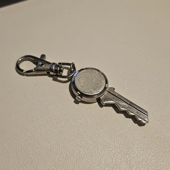 Kazuki Quartz Watch Keychain - Picture 4 of 5